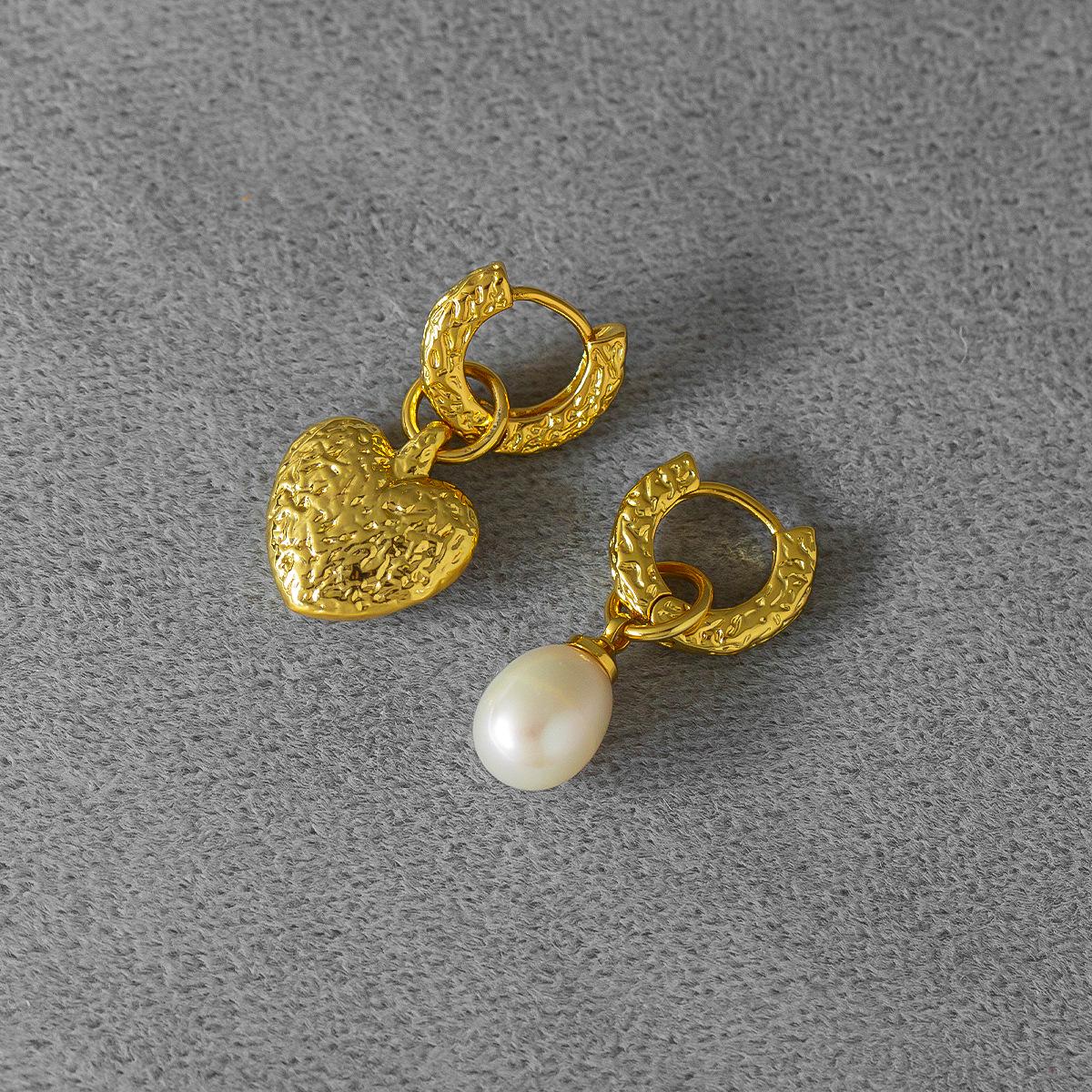 

Tian Xiwei Style Asymmetrical Freshwater Pearl Heart Stud Earrings - Exquisite & Luxurious Design