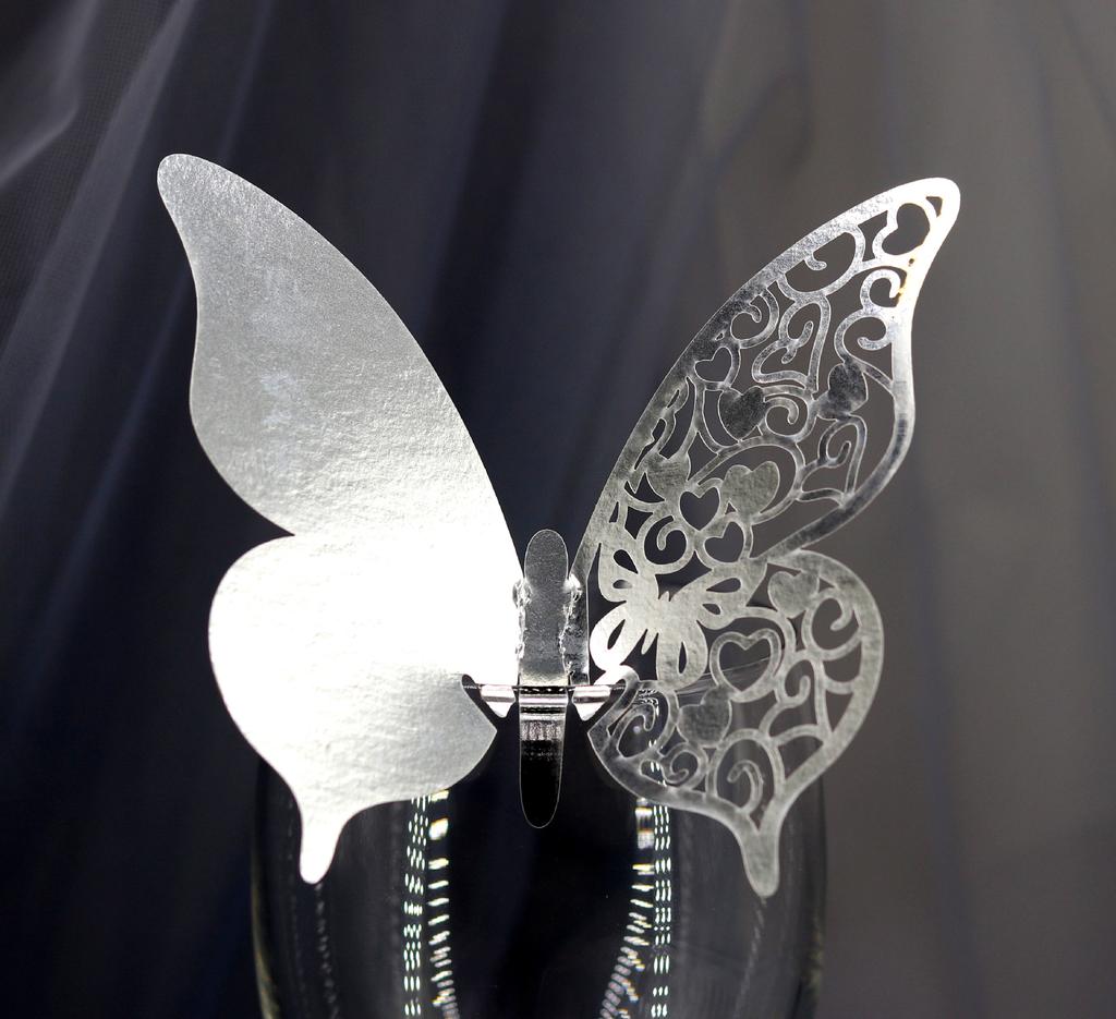 Hochwertige 50 Stück Tischkartenhalter Schmetterling Sitzkarten Hohlgeschnitten Weinkelch Dekoration Premium Hochzeitsfeier Zubehör