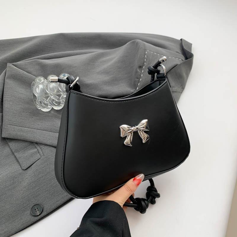 Winter New Personalized High-value Bow Portable Crescent Bag Sweet Retro Niche Design Armpit Bag