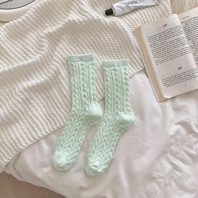 Autumn and Winter Women's Super Soft Twisted Mid-calf Socks, Sweet Pile Socks, Thickened Warm and Breathable High-calf Socks