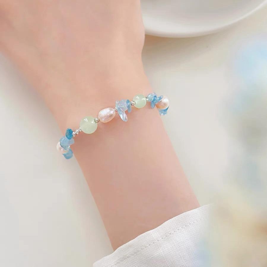 Elegant Sea Blue Freshwater Pearl Bracelet for Women - Fashionable, Versatile, and Luxurious Hand Accessory