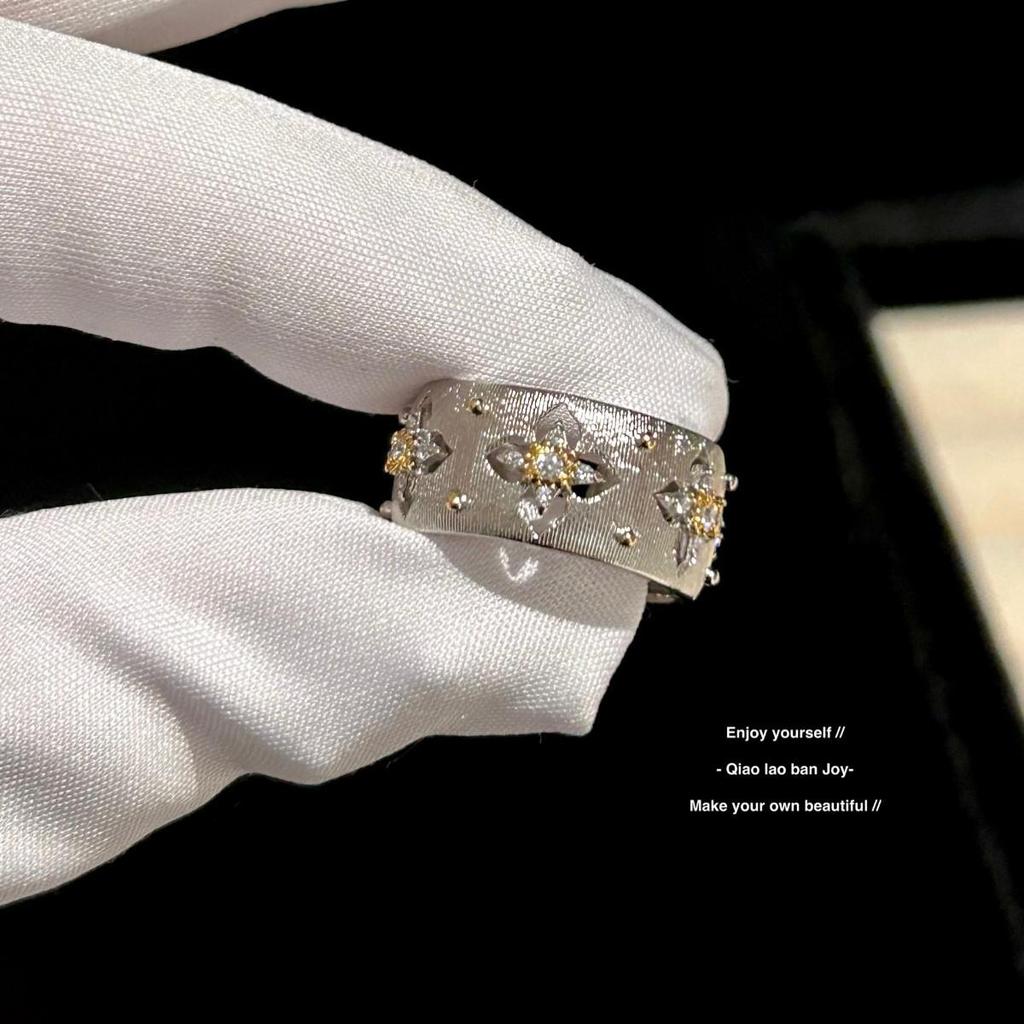 Elegant French Court-Style Index Ring for Women - Hollow Design, Luxurious, Adjustable, High-Quality Texture, Fashionable.