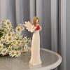 Statua d'Angelo in Resina Dipinta a Mano Angelo che Tiene Cuore Scultura con Ala Ricordo di Condoglianze per Matrimoni Compleanni Natale