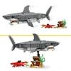 LEGO Creator 3-en-1 31381 Le Redoutable Requin et le Coffre au Trésor - Jouet dès 8 ans