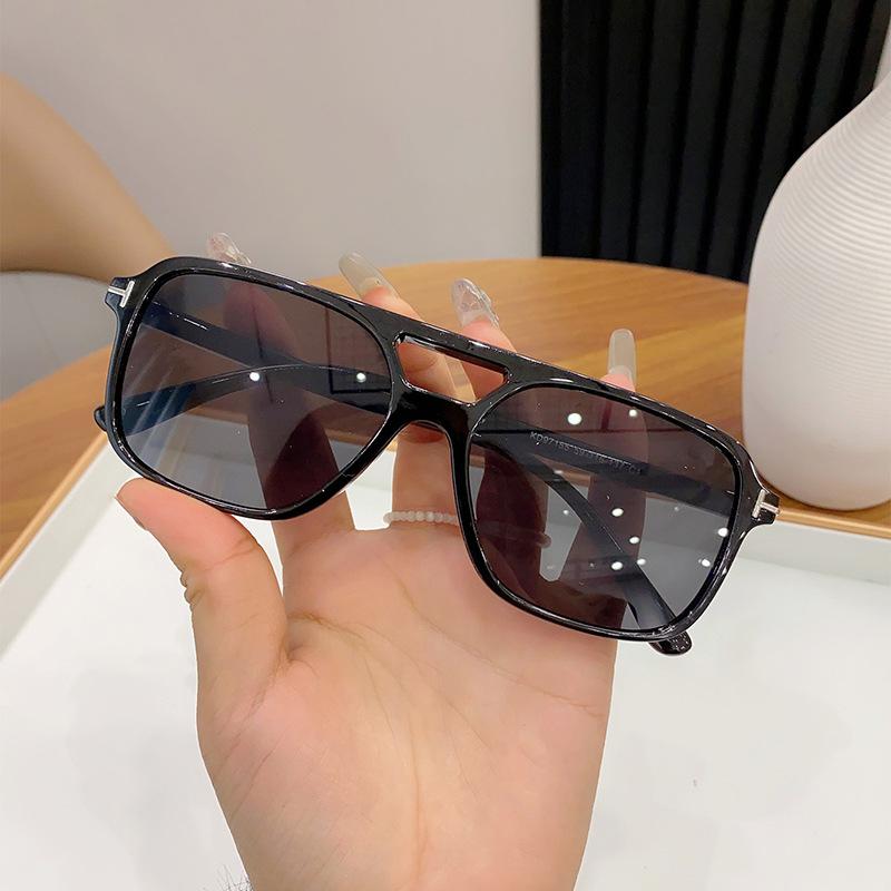 

Premium Retro Double Bridges Sunglasses ladies Fashion Pink Gradient Eyewear Trending Hollow Leopard Blue Square Sun Glasses Men Shades As shown