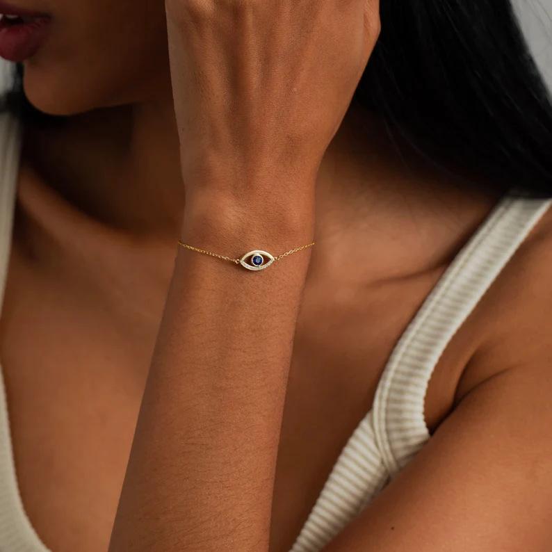 

Devil s Eye Style Fashion Necklace: Popular European & American Design for Ladies