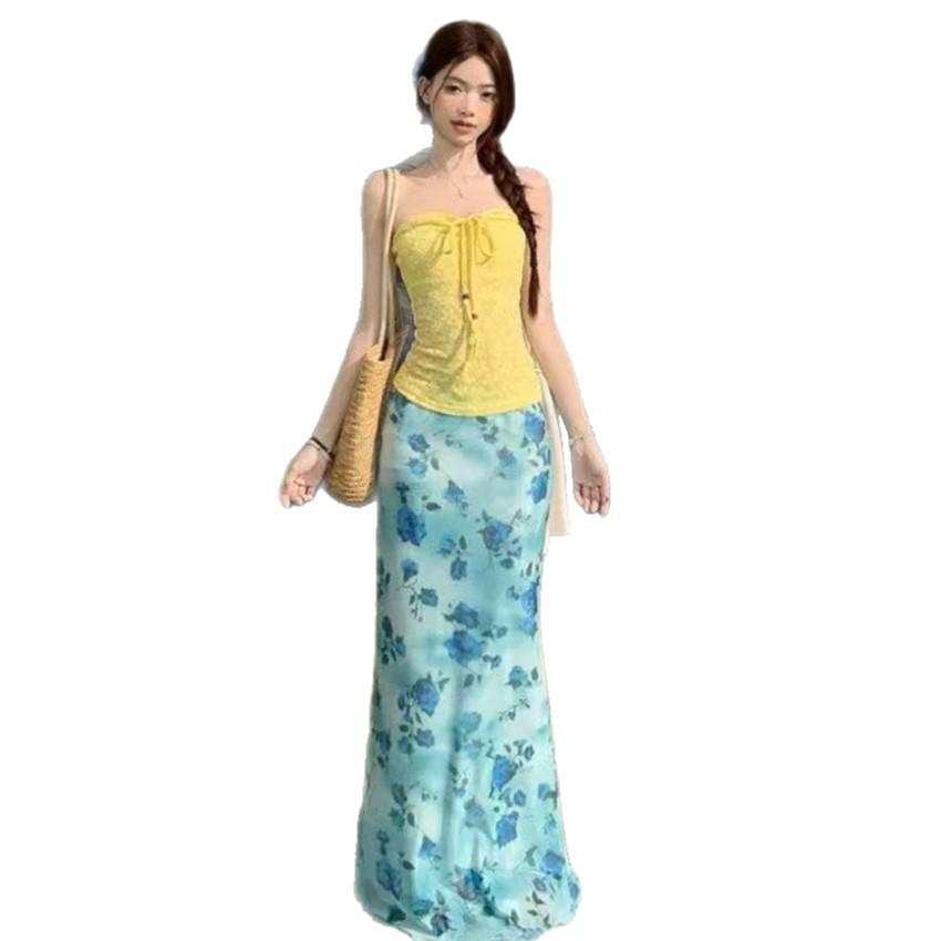 Seaside Spicy Girl Floral Jacquard Bandeau Vest & Bodycon Skirt Set - Summer 2026 Collection