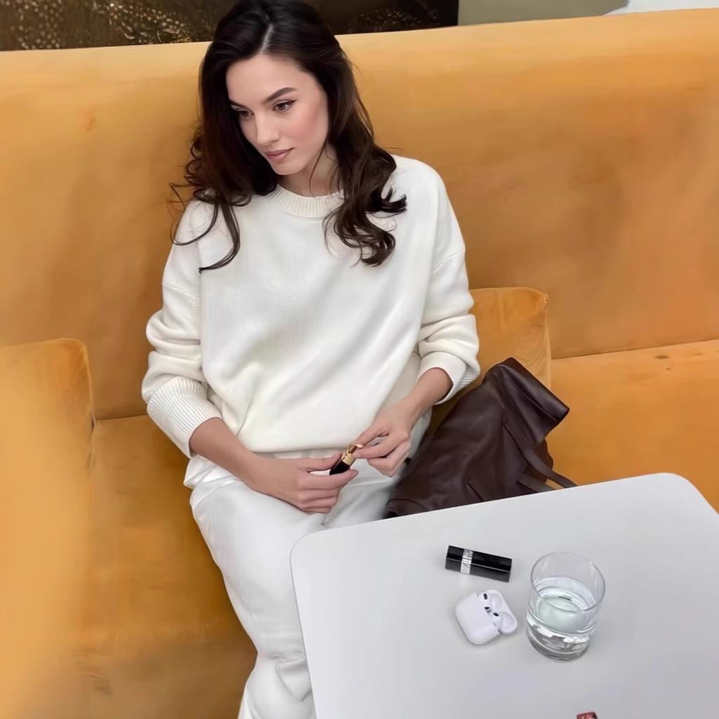 Einfarbiger Rundhals-Pullover für Damen | Weiches Strickoberteil | Lässige lockere Passform