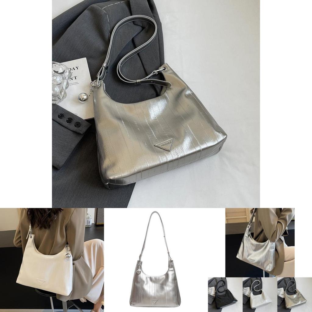 Stylish Silver Minimalist Large Capacity Tote Bag For Casual Everyday Use