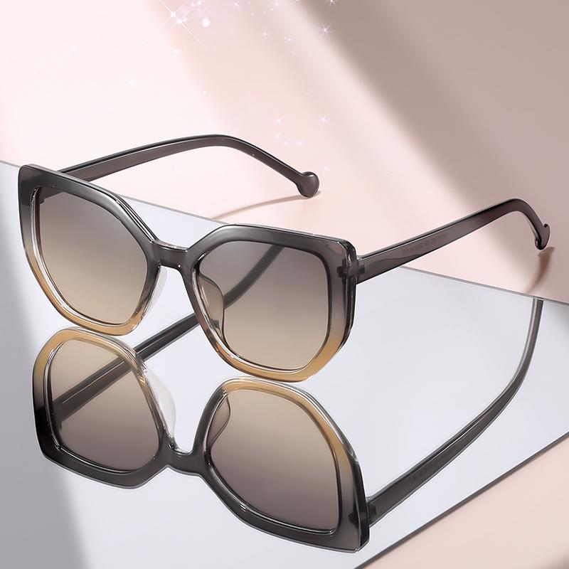 Oversized Geometric Sunglasses: Bold Retro Frames for Trendy Summer Looks & Reliable UV Protection