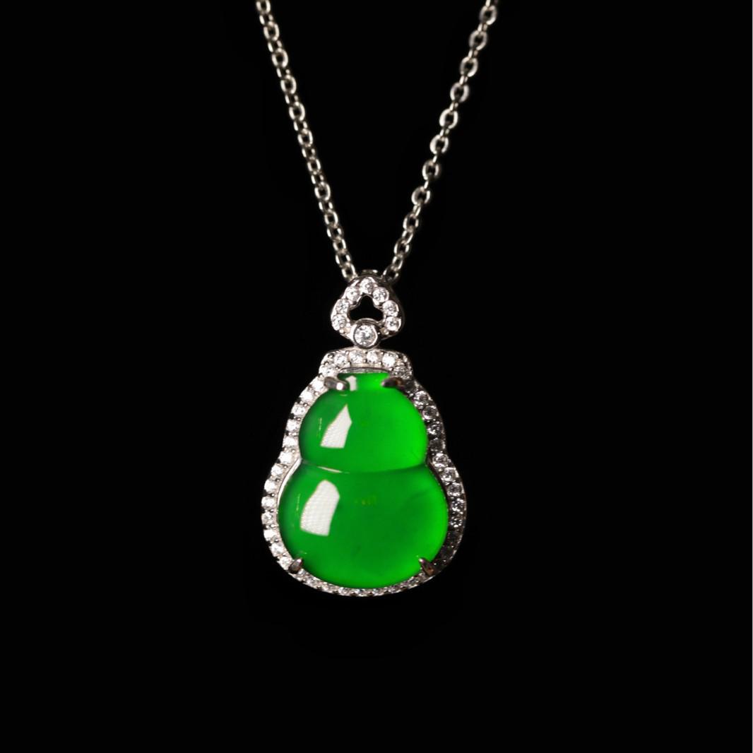 

Women s Natural Jade Gourd Pendant Necklace - Full Green Jade, 925 Silver Clavicle Chain, Stylish Gift зелений/смарагдовий