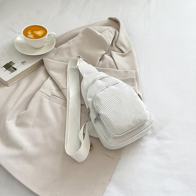 Вельветовая сумка на грудь — фото 5