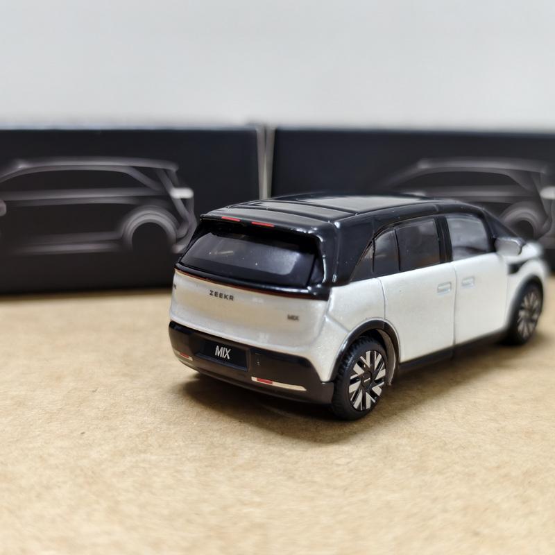 1:64 ZEEKR MIX MPV ZEEKR 007 7X SUV Alloy Car Model Diecast Metal Simulation New Energy Vehicles Car Model Collection Kids Gifts