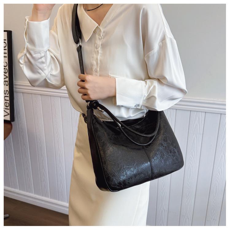 Pendler-Großraumtasche Damen neue lässige einfache Schultertasche beliebte vielseitige Umhängetasche