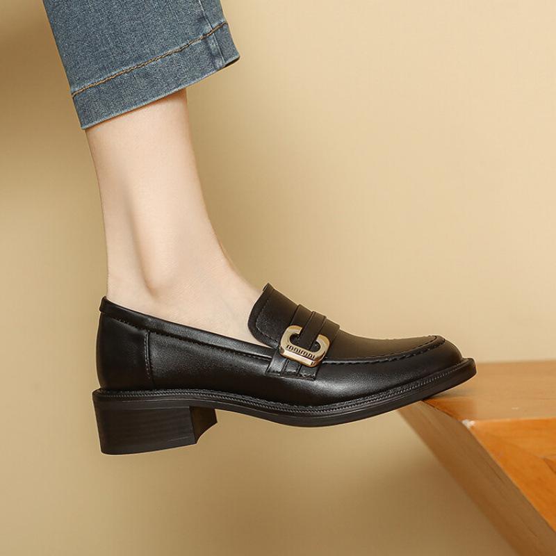 Neue bequeme modische Einzelschuhe runde Zehenpartie bedecken die Füße ein Pedal dicke Sohle rutschfest große Größe Damenschuhe mittlerer Absatz Blockabsatz kleines Leder