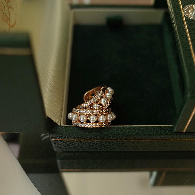 S925 Gold-Plated Sterling Silver Earrings with Pearls and Diamonds - Elegant and Unique Design for Women