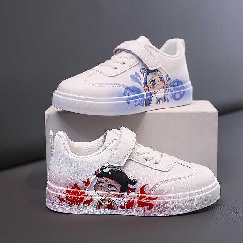 

Мультяшные детские кеды для девочек, маленькие белые туфли 2025 весна-осень, новая спортивная обувь для мальчиков, повседневная обувь на мягкой подошве для детей среднего и старшего возраста 26-31 yards, 6 pairs in one hand