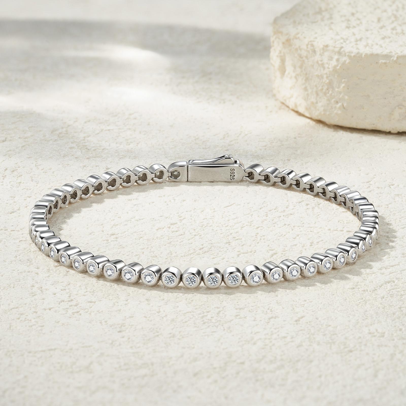 Sparkling Round Moissanite Bracelet 925 Sterling Silver Hypoallergenic Tennis Bracelet for Ladies