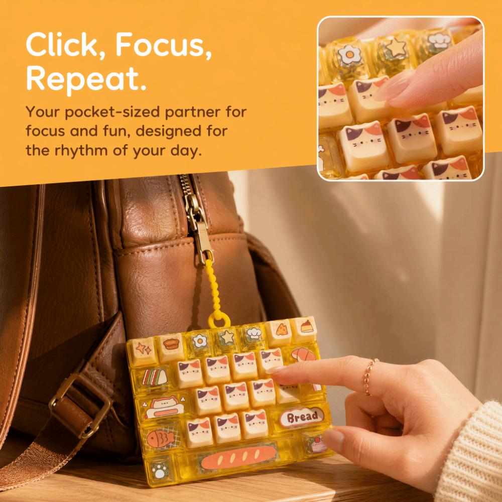 Transparent Dual-Tone Mini Keyboard Pendant 26-Key Keyboard Keychain Children's Bag