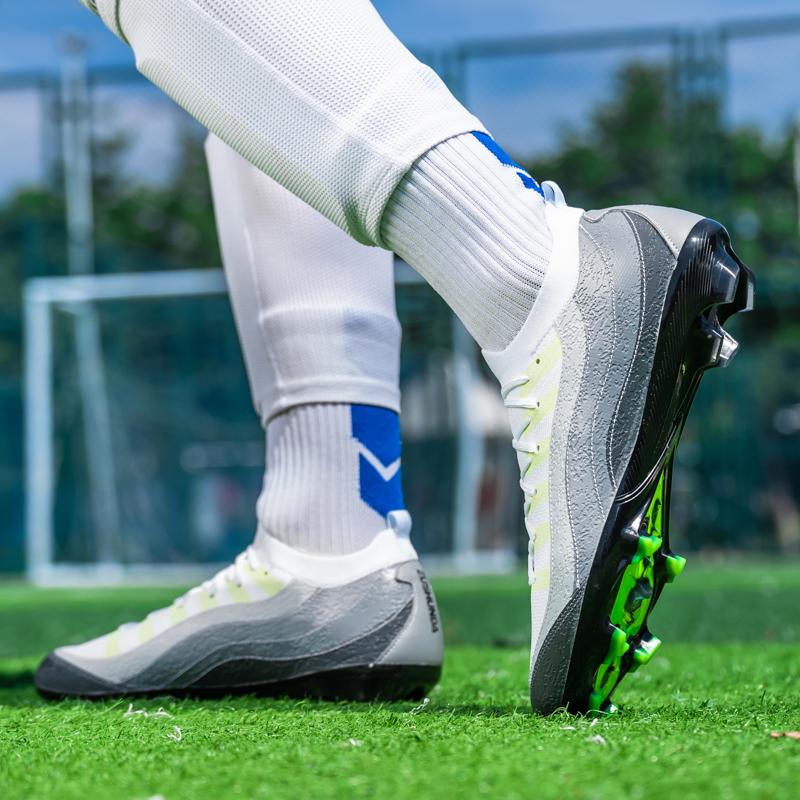 Men Soccer Shoes Professional Grade TF/FG Cleats Studded Resistant Soccer Boots Outdoor Society Training High Quality Football Shoes