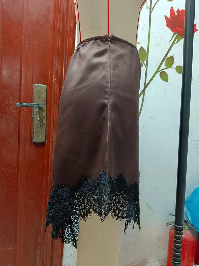 European-American 2025 Autumn Women's Satin Lace Slim A-line Midi Skirt with Irregular Slit