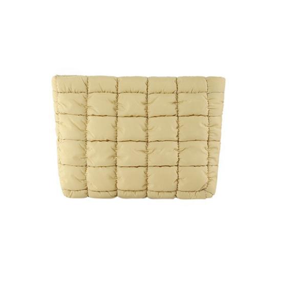 Cosmetic Bag Compact Size Quilted Makeup Bag with Top Zipper Closure Spacious Inner Pocket Easy to Clean Travel Cosmetic Organizer