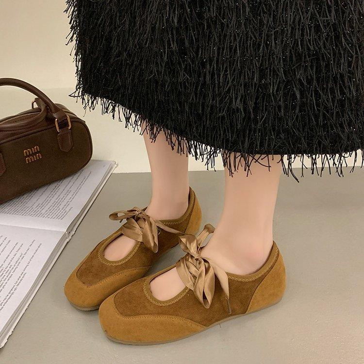 Unique style, highlighting personality charm! Rubber square head middle mouth without inner lining flat heel flat heel suede single shoe