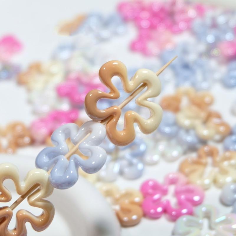 DIY Elegant Hollow Flower Pendant Hollow Flower Jewelry Making Accessories Resin Material for Jewelry Necklace Making