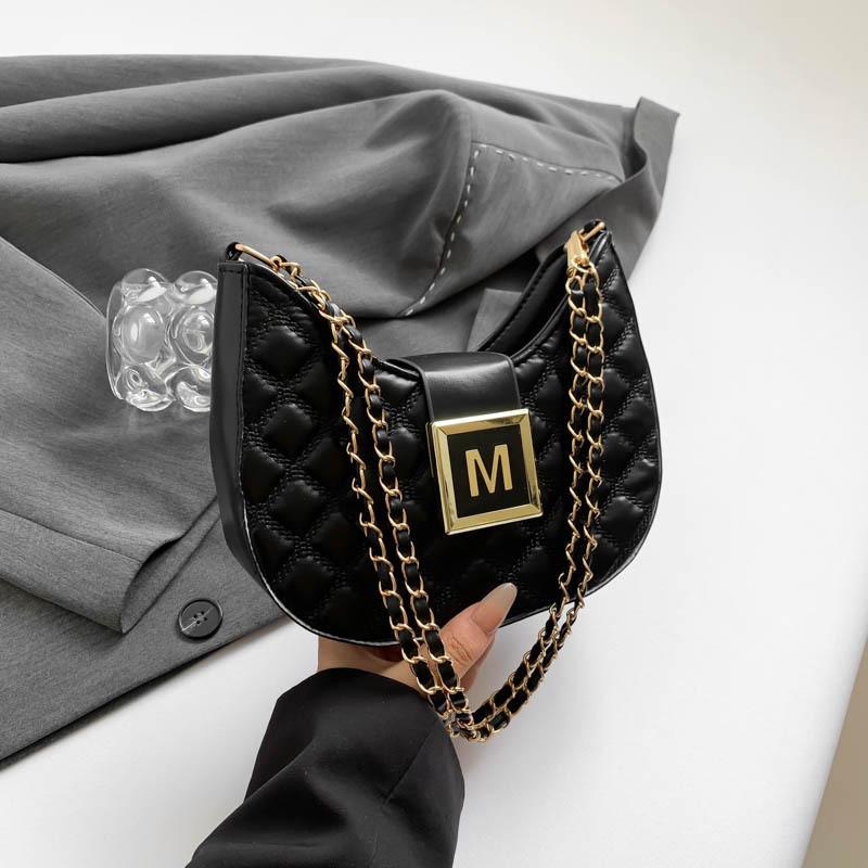Fashionable And Contemporary New Moon Handbag Autumn Style Retro Commuter Bag With Chain Detail чёрный