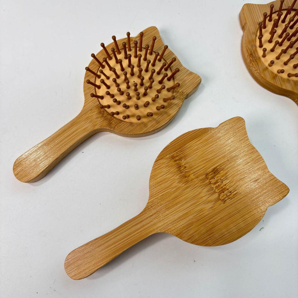 Peigne Démêlant Massage Cheveux et Cuir Chevelu pour Chaton en Bambou