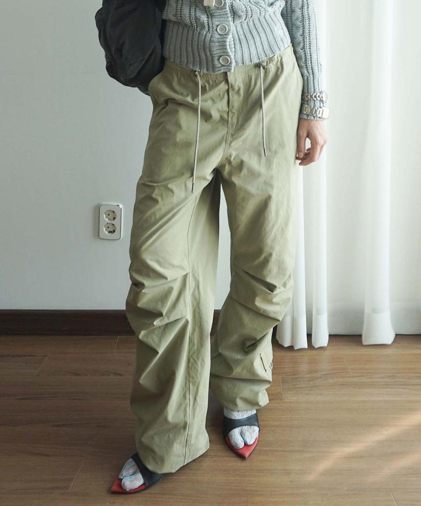 SCULPTOR String Parachute Pants Washed Beige