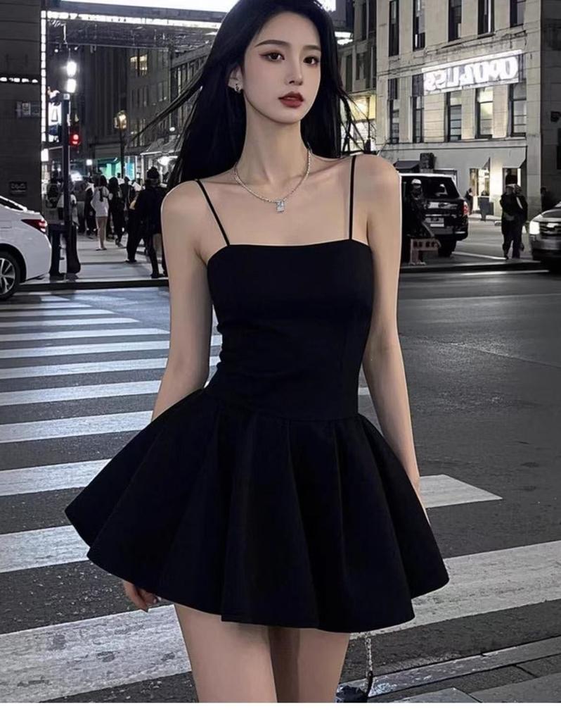 French Suspender Black Small Black Dress with Chest Pad Summer Waist Skirt Slimming Hepburn New Dress Slim Skirt