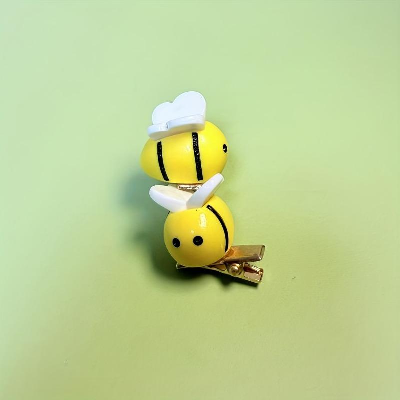 2PCS cute cartoon bee hairpin, resin material is suitable for a variety of hairstyles and occasions