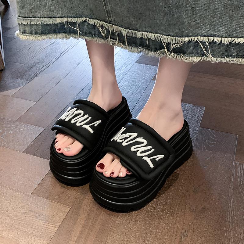Fashion 8CM Slippers Women Fashion Platform Wedges Ladies Shoes High Chunky Slides Woman 2025 Summer Outdoor Beach Shoes Flat Sandals