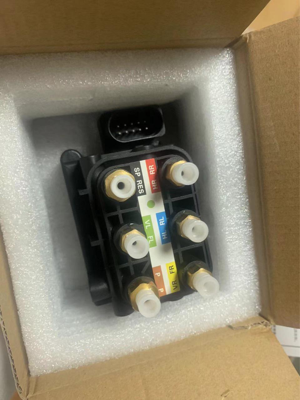 

Клапан управления пневмоподвеской Mercedes W205 0993200258