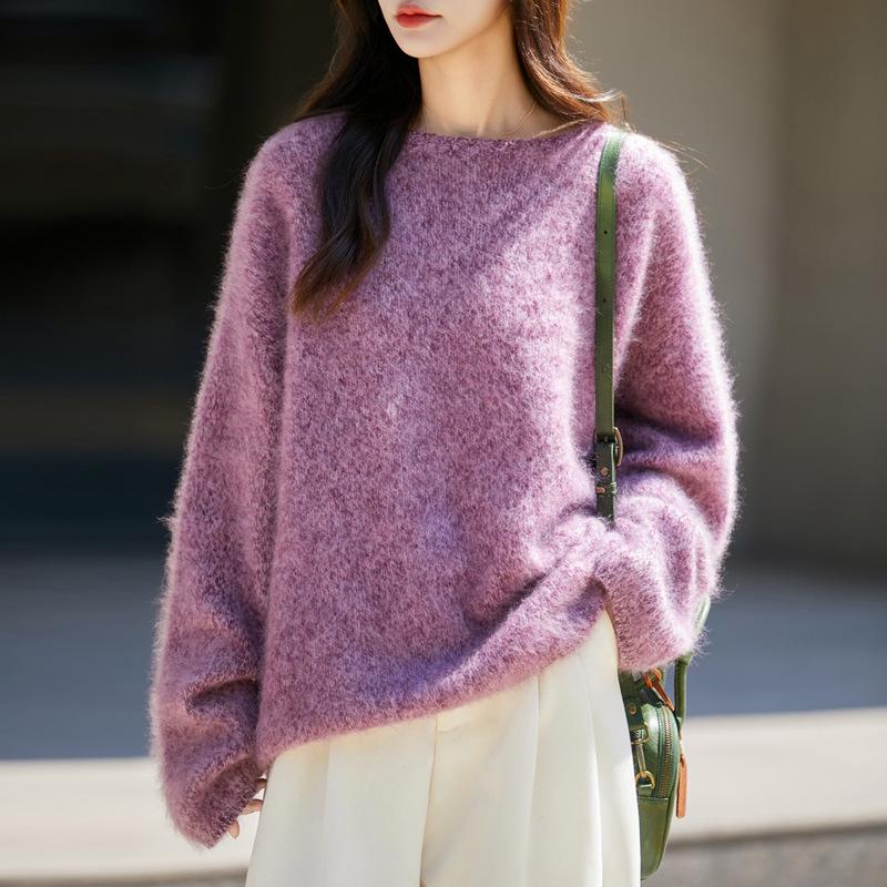Women's Plush Wool Round Neck Sweater - Seamless, Thickened, Warm, and Versatile for Autumn and Winter.