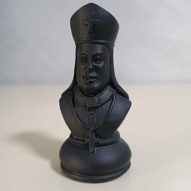 32pcs Resin Chess Pieces Figurines King Knight Queen Statues Home Decor Complete Chessmen International Word Chess Set
