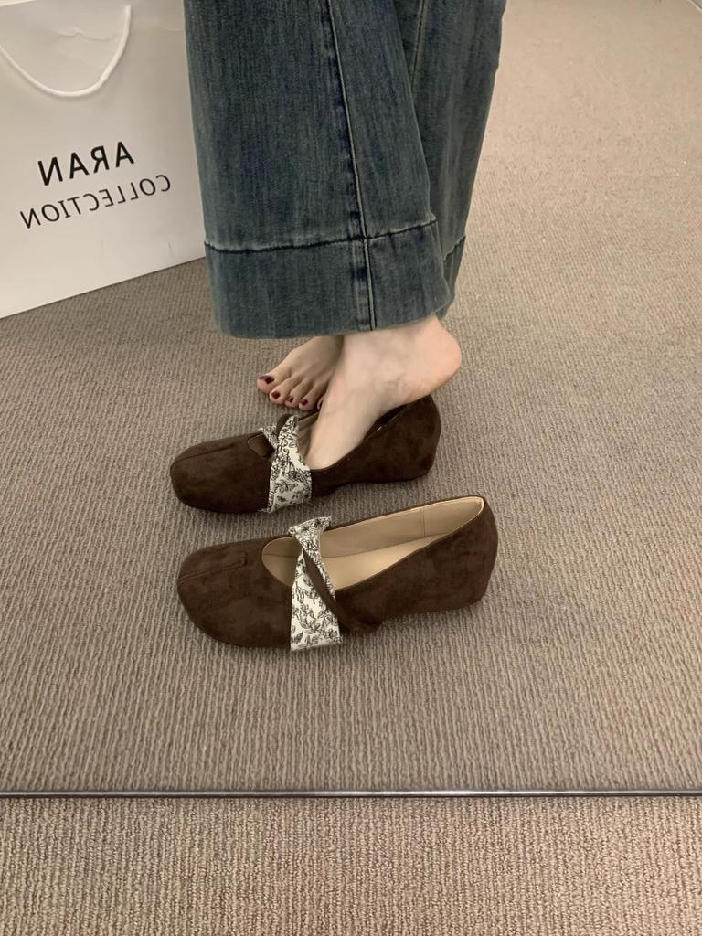 Retro Inner Height Increase Mary Jane Shallow Mouth Single Shoes Women's 2025 New Spring and Summer French Skirt Ballet Shoes Children