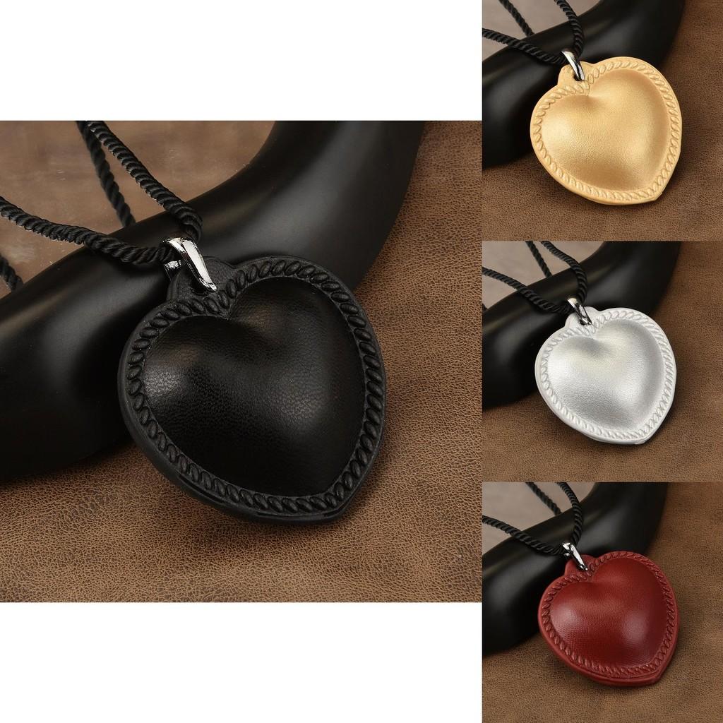 Fashionable Heart Shaped Choker Necklace In Leather For Unisex Wear Casual
