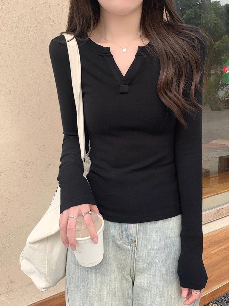 Korean Style Slim Fit Women's Cotton Long Sleeve T-Shirt with Half-Open Collar, Early Autumn Fashion.