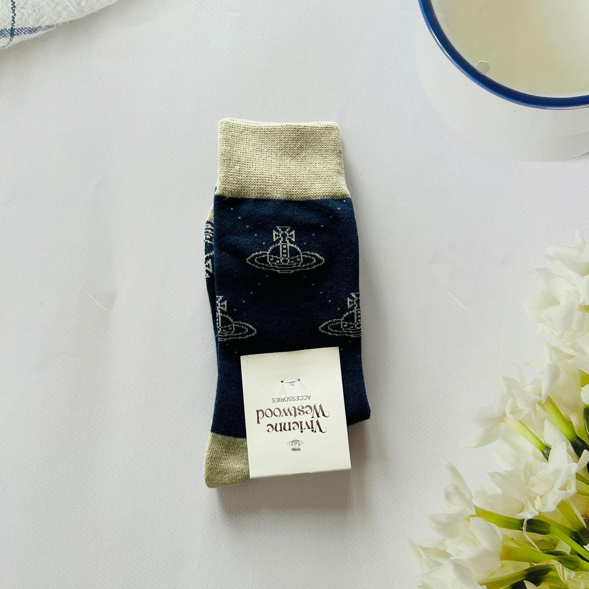 

Japanese Empress Red Embroidered Mid-Calf Retro Slouch Socks - Fall/Winter Collection One Size