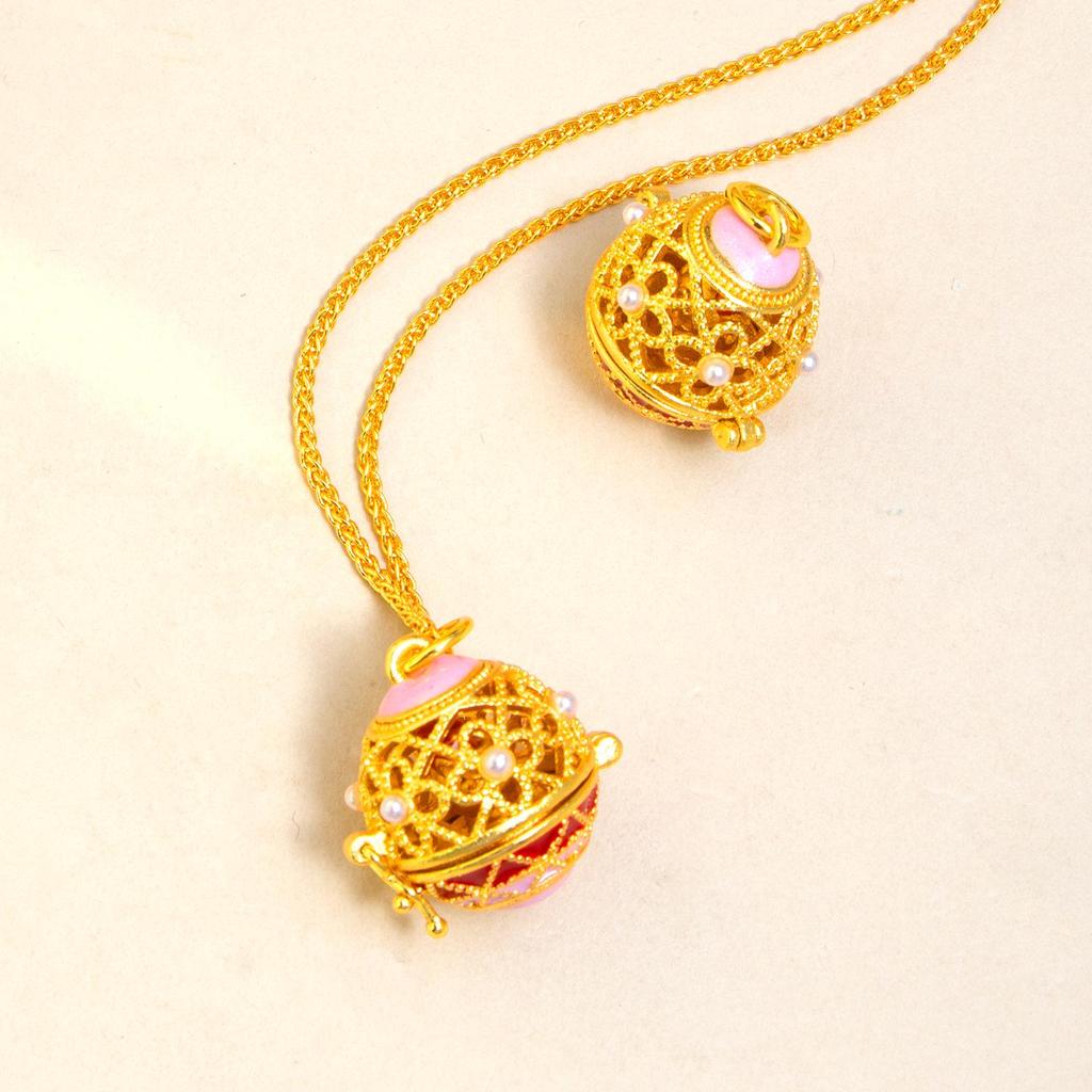 Exquisite Rotatable Dragon Pendant Necklace: Sand Gold Enamel, Old Money Style, Auspicious Women's Accessory
