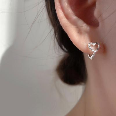 Mode Hohl Liebe Ohr Schnalle Frauen Herz-Förmigen Kleine Ohrringe Nette Süße Mädchen Herz Einfache Kleine Frische Vielseitige Ohrringe