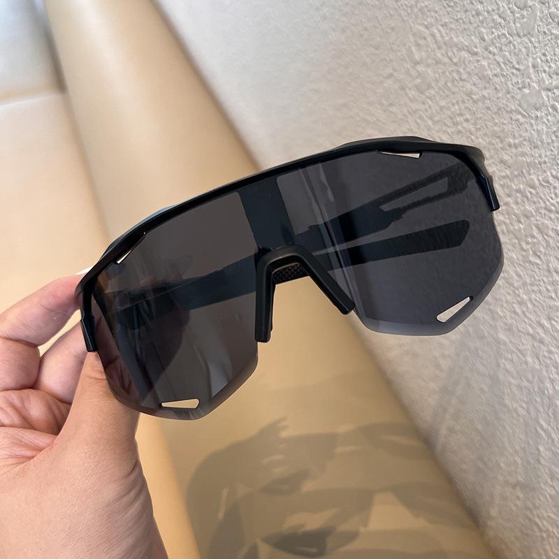 Men s & Women s Iridescent Cycling Goggles: Fashionable, Windproof, Outdoor Sports Sunglasses for Mountain Biking. Pouch