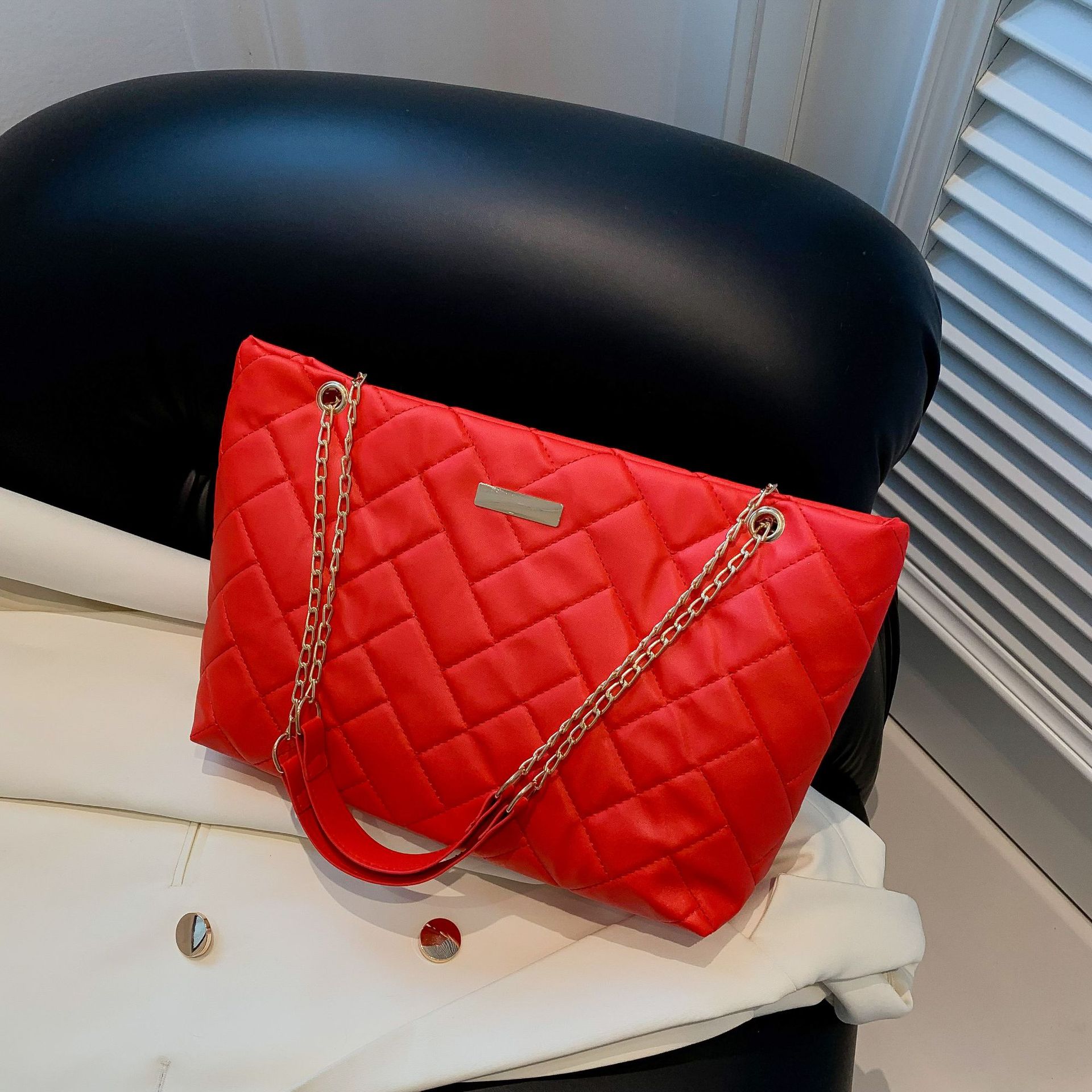 

Модна ромбовидна сумка-ланцюжок на плече великої місткості жіноча 2024 осінь нова сумка під пахву сумка для поїздок червоний