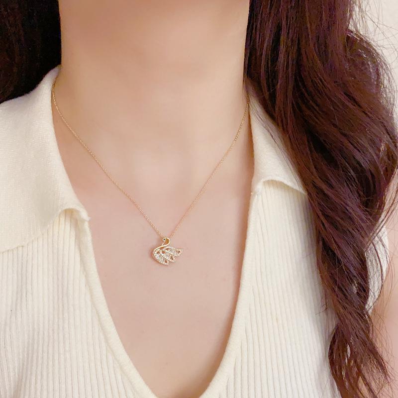 Exquisite Fashionable Light Luxury Versatile Swan Pendant Necklace