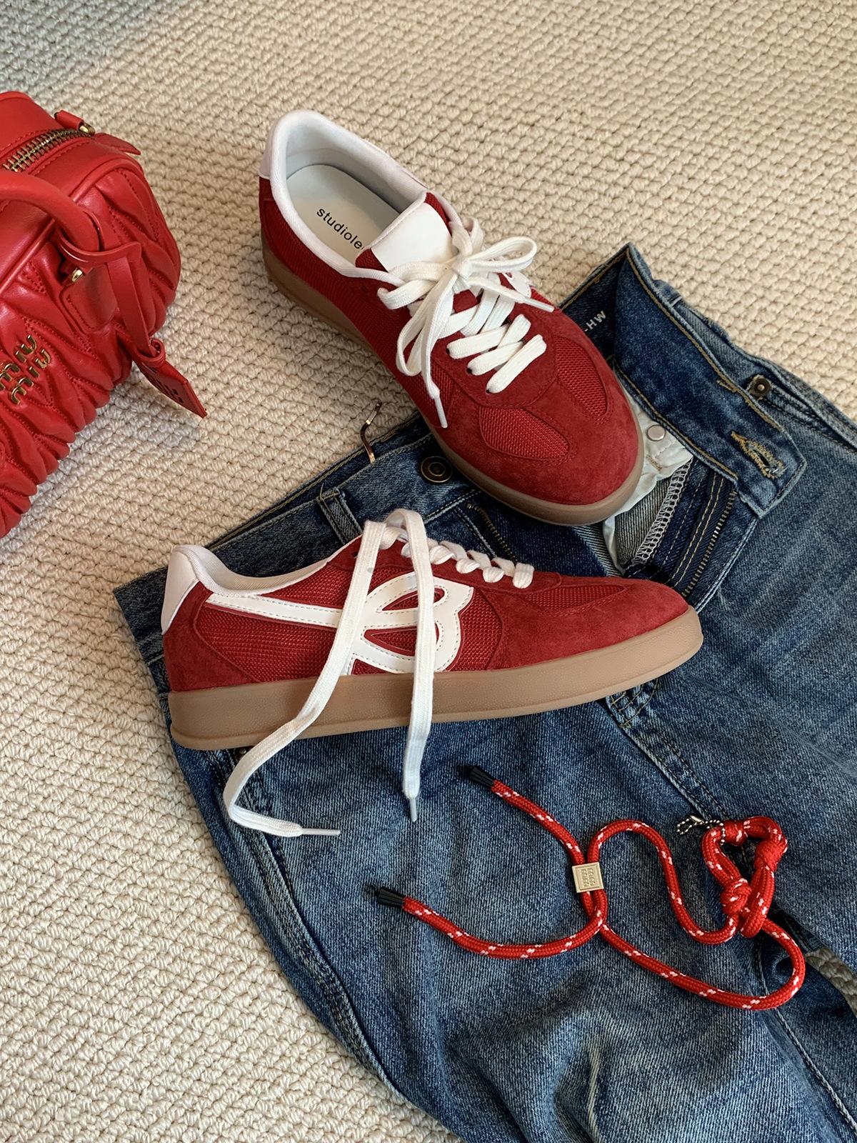 

Cowhide version of grape mother, the same fashionable color matching leather breathable round head lace-up thick sole heightening German training shoe 34