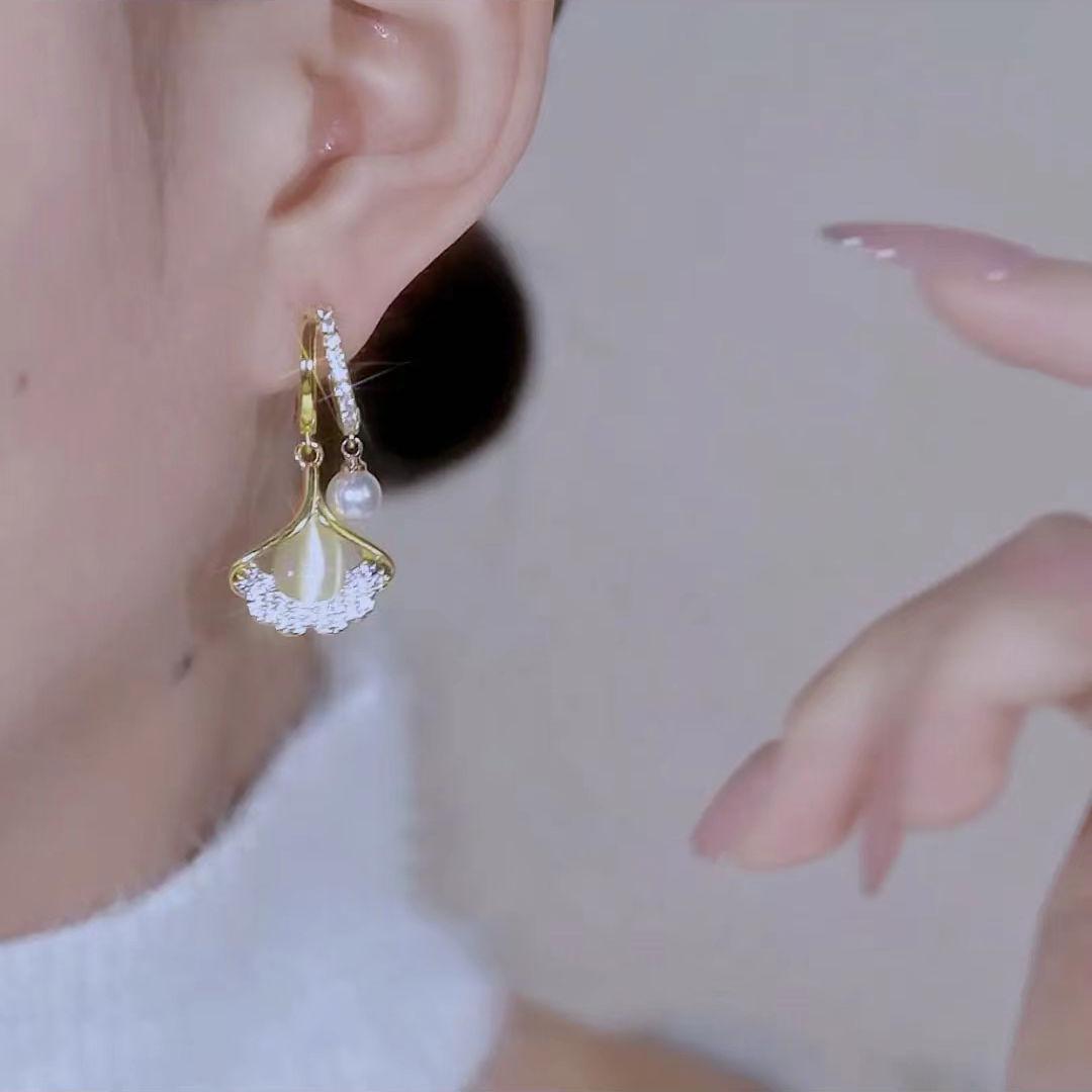 

Женские украшения Преувеличенные модные женские новые индивидуальные серьги Женские серьги в нишевом дизайне Серьги темперамента