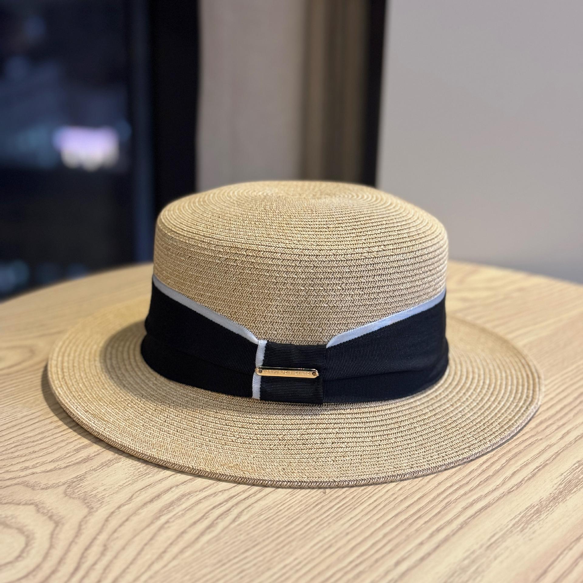 

Spring and summer French retro flat-top straw hat for women, woven sun hat with wide brim, ribbon, and metal logo, suitable for seaside vacations and Adult54-60Adjustable