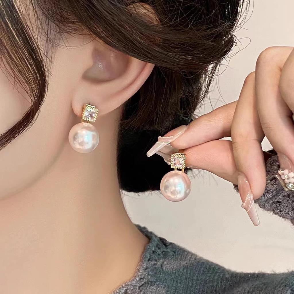 S925 Silver Needle Pearl Flower Stud Earrings - High-End Retro Jewelry for Autumn/Winter